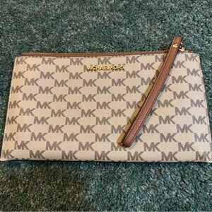 MK wristlet